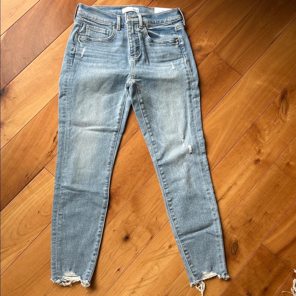 LOFT New with tags  size 2P Light Blue Skinny Jeans